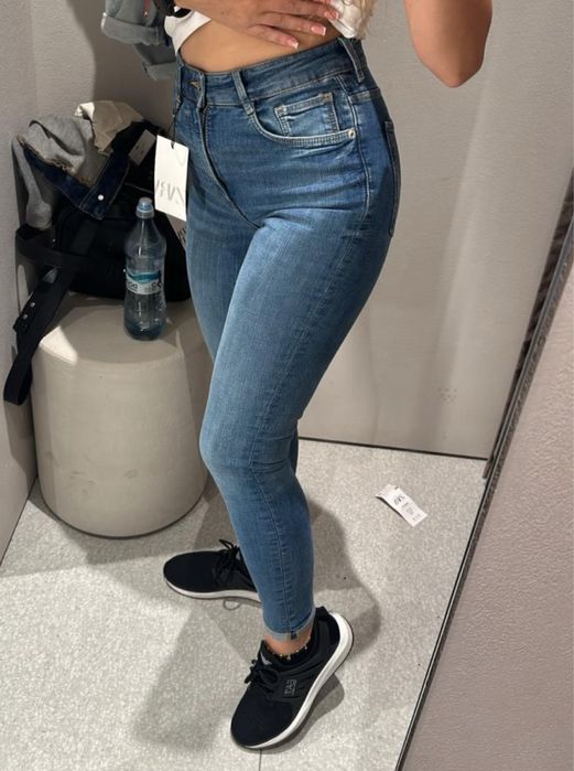 Blugi zara marimea S