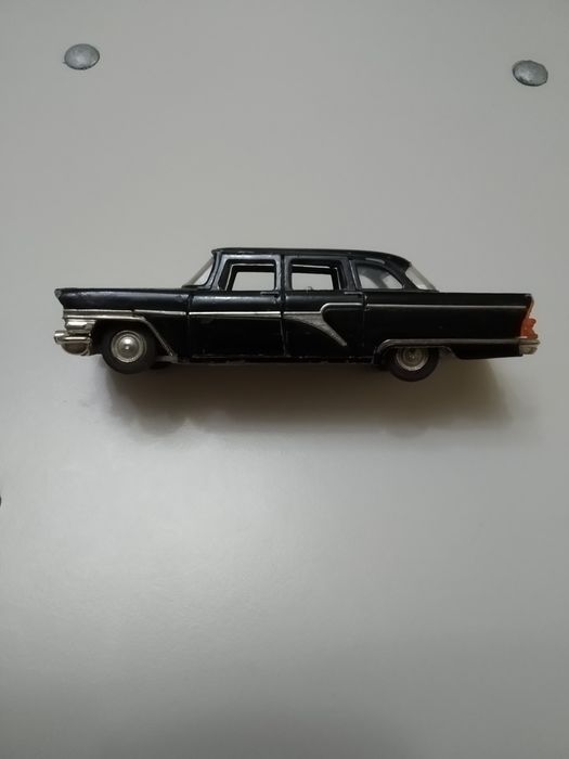 Колекционная,масштабная модель Чайка. Газ-13. СССР.