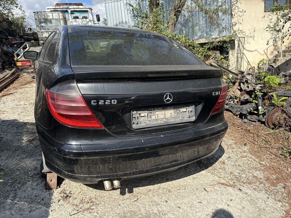 Mercedes C220 w203 на части.