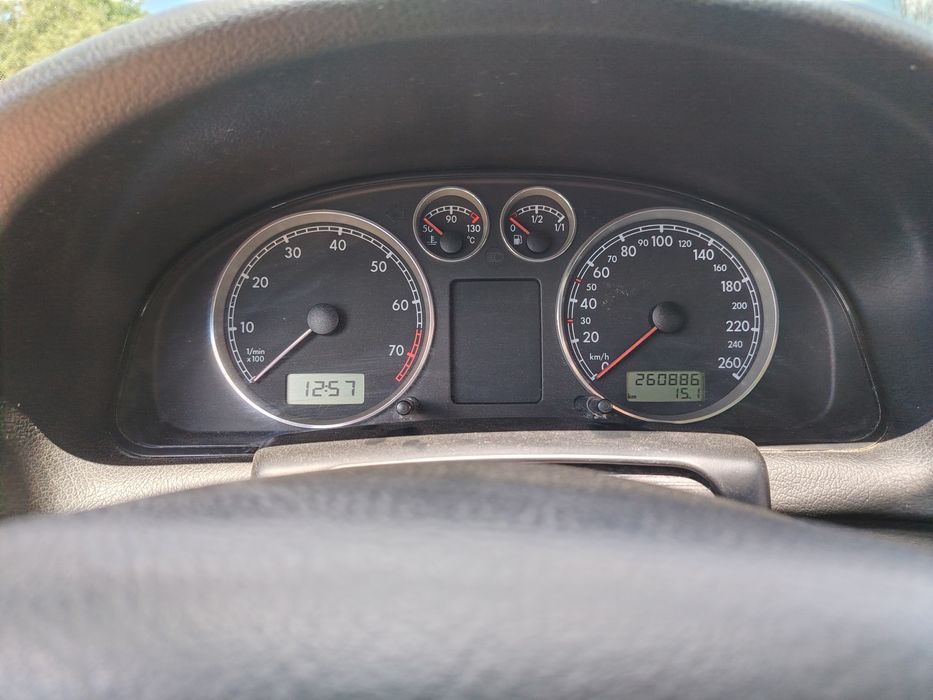 Volkswagen Passat 1.6 benzina