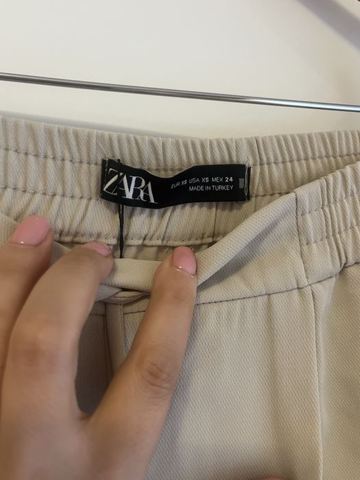 Vand pantaloni stradivarius xs