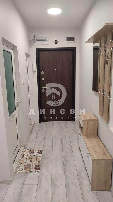 Дава се под наем Тристаен апартамент в Стара Загора, Център - 72 кв.м за 484.5 € - Снимка #1