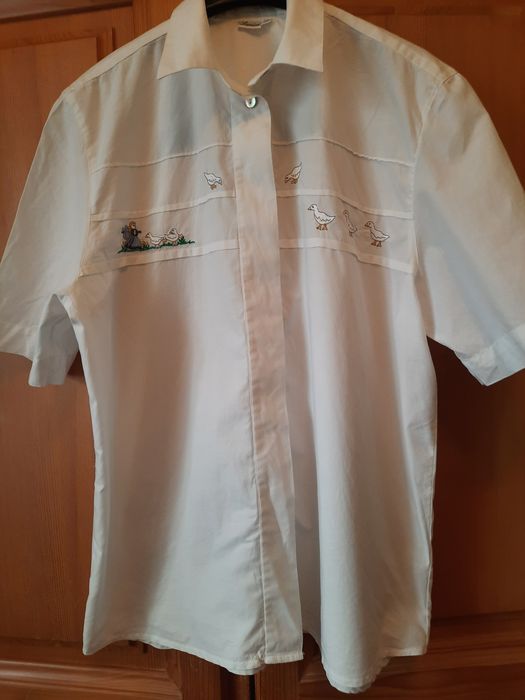 Bluza dama alba cu broderie mărimea 40