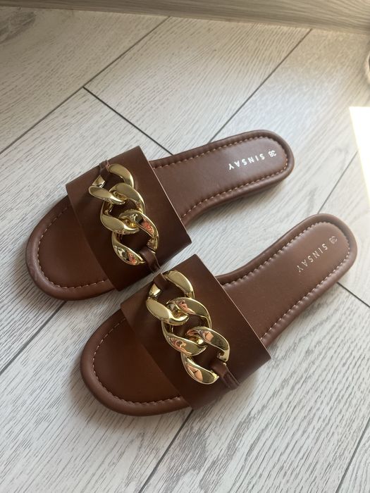 Дамски чехли стилни