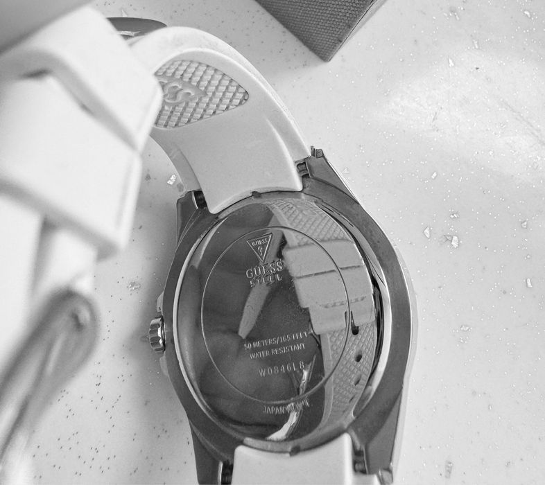 GUESS дамски часовник 40мм ПЕРФЕКТЕН