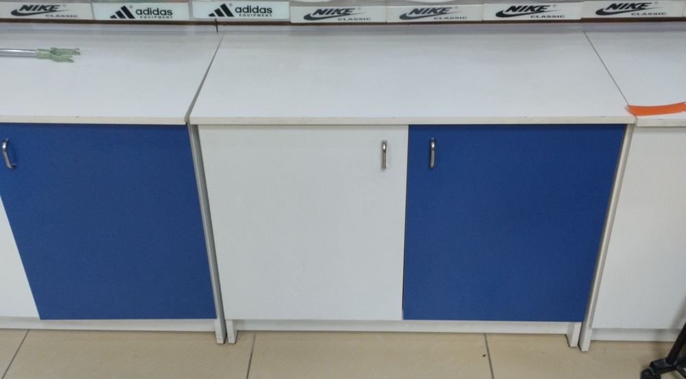 Тумбочки и стеллажи