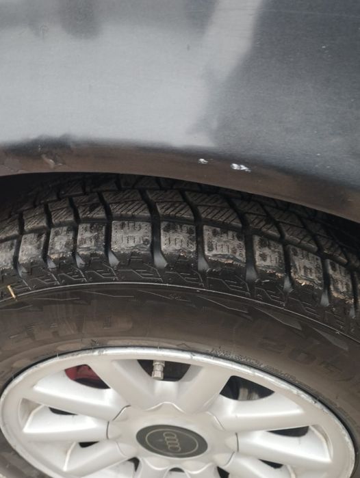 Ауди 100 С4 қара түсті