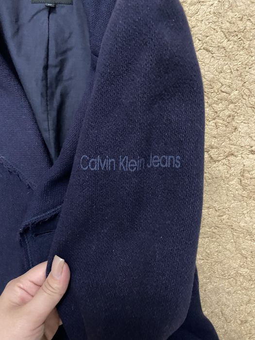 Продается женский пиджак Calvin Klein