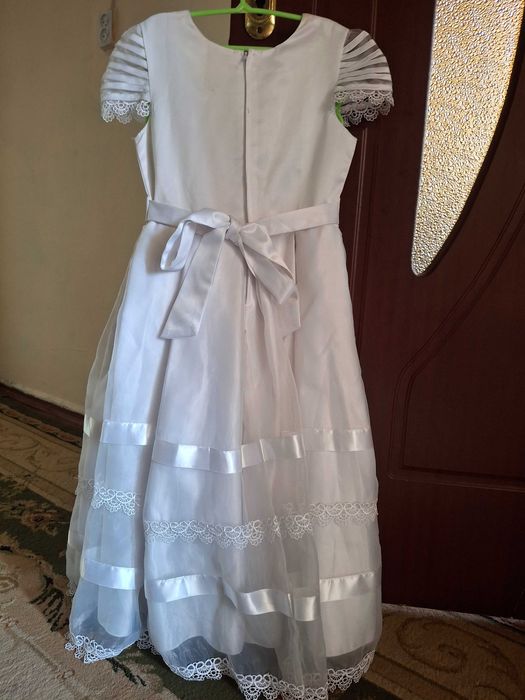 Пролам белое платье для девочки 7-9 лет