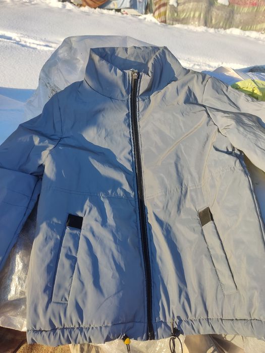 Срочно продам,отрожающая куртка