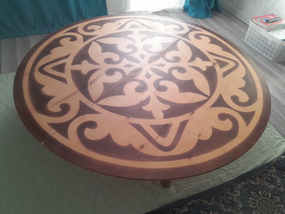 Круглый Казахский Стол