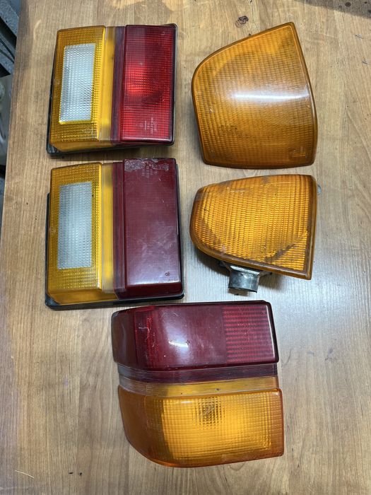 Продам поворотники  Ауди -100