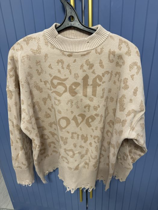 Продам свитер модный