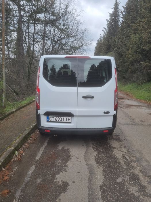 Продавам пътнечески бус форт