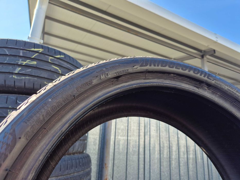 4 Anvelope de VARA - 225/40/19 - BRIDGESTONE - CA UNELE NOI - DOT 2023