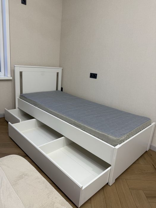 Кровать 90*200  IKEA