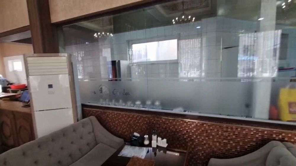 Beruniy metrosi yonida kafe ijaraga beriladi