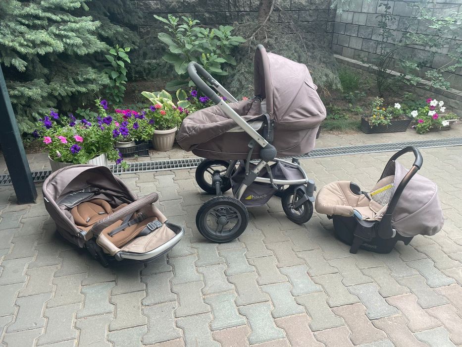 Коляска 3 в 1 Hauck