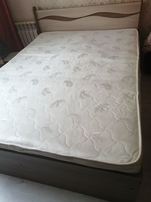 Двухспальная кровать