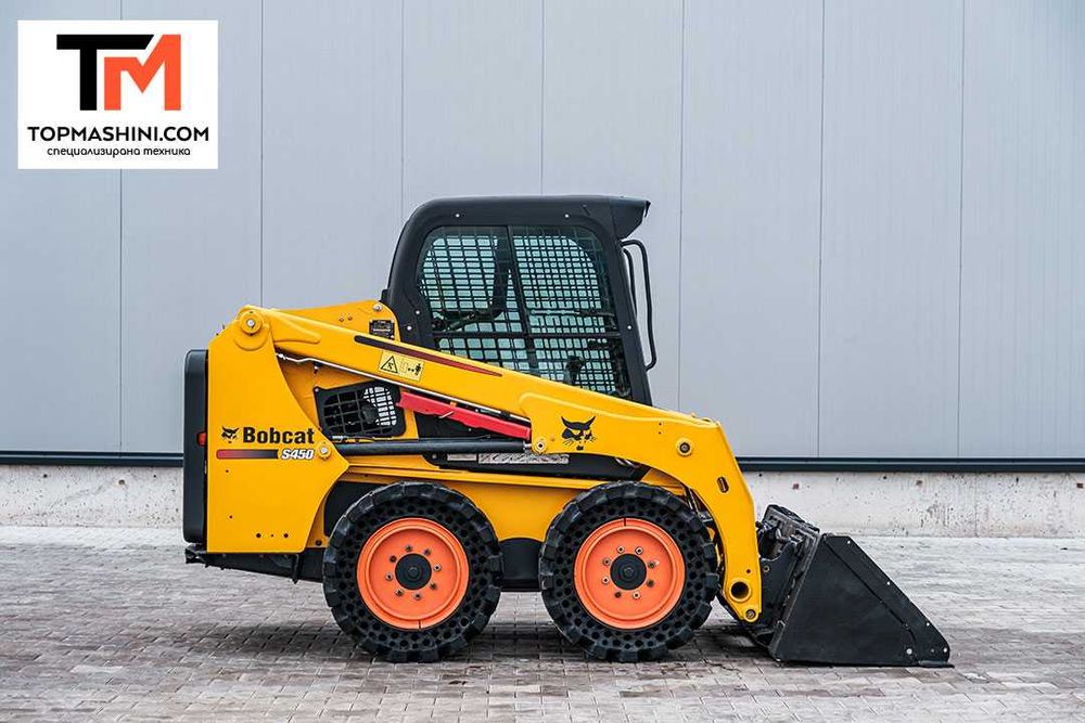 Наем на мини челен товарач Bobcat S450