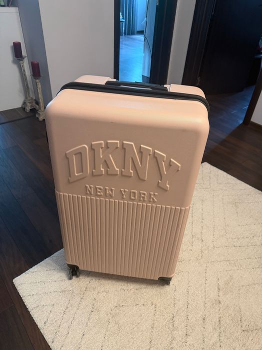 куфар DKNY голям