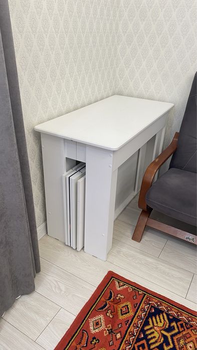 Стол для гостинной