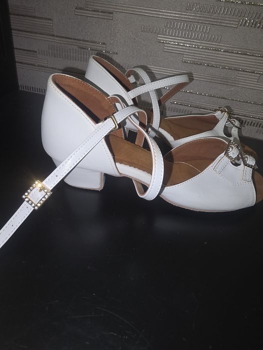 Продам туфли для танцев