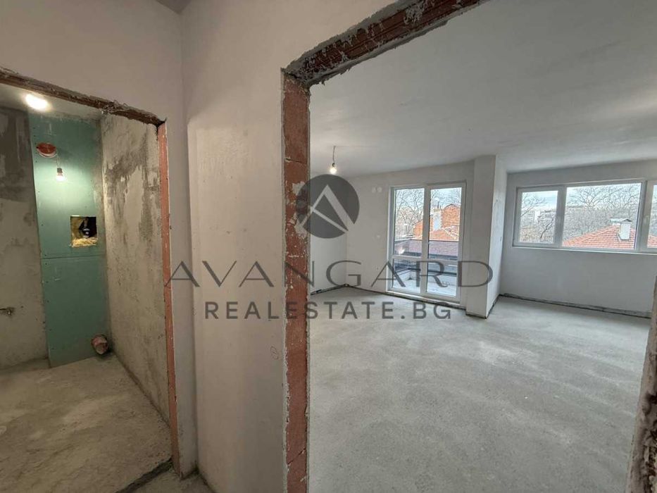 оф.25565 Тристаен с акт 16/ Кючук Париж