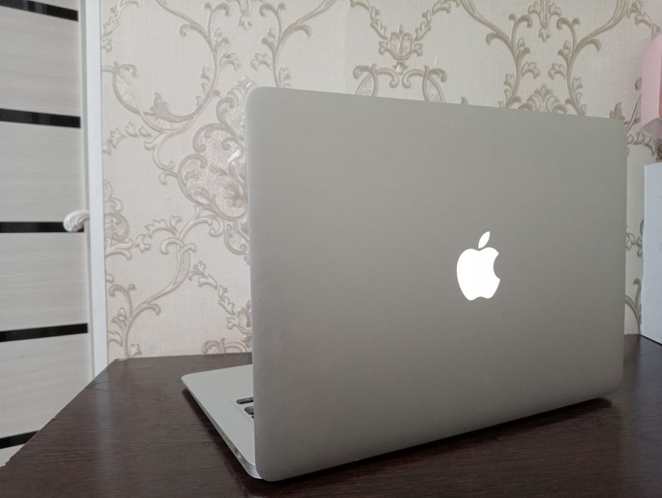 Macbook сатылады