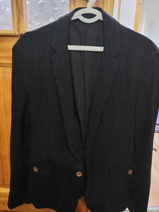 Мужской пиджак куп кийилмаган
