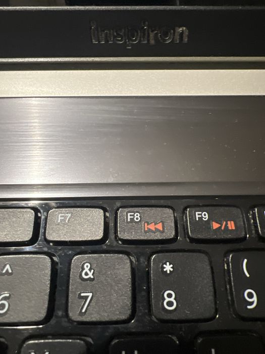 Лаптоп Dell Inspiron 5520