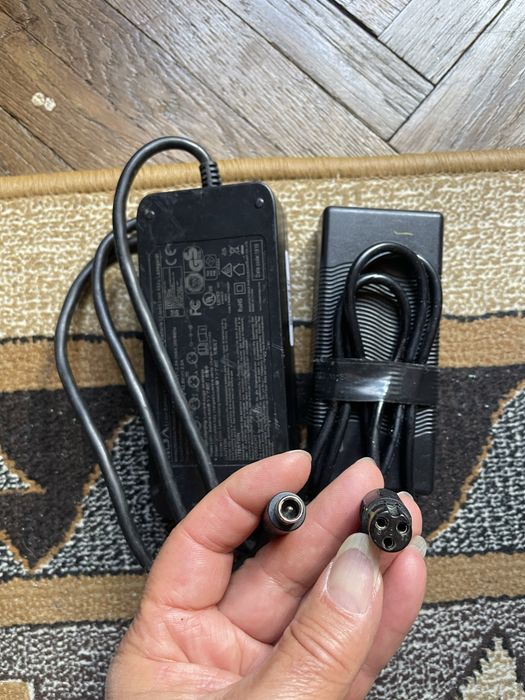 Vînd încarcatoare trotinete electrice