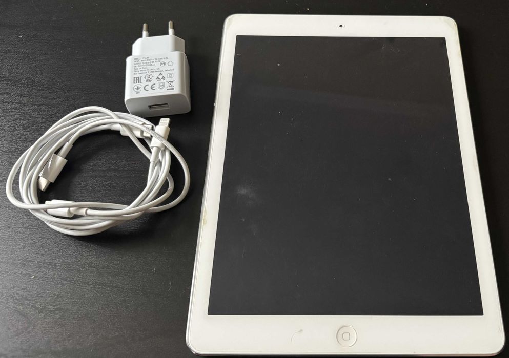 Лаптопи (Lenovo, Toshiba) и Ipad Air