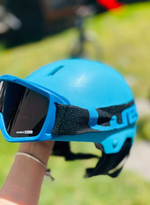 Casca si ochelari schi