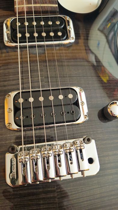 Ibanez, chitara electrica nefolosita deloc, in stare noua,culoare superba și cablu nou Ibanez 6m.