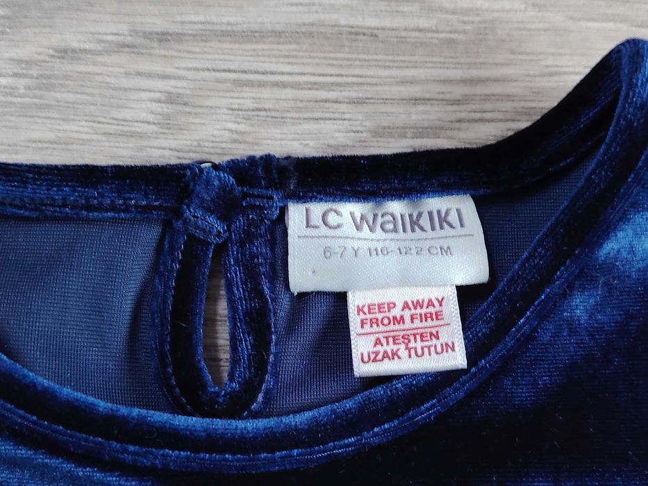 Rochița Waikiki, marime 116-122 cm, stare excelenta