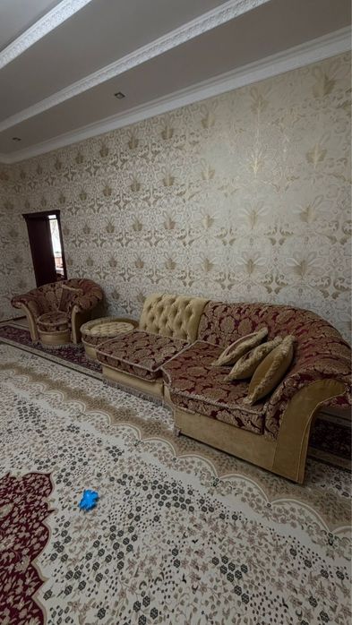 Мягкий уголок и диван с креслом