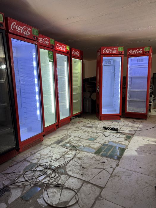 Продаю витринный холодильники