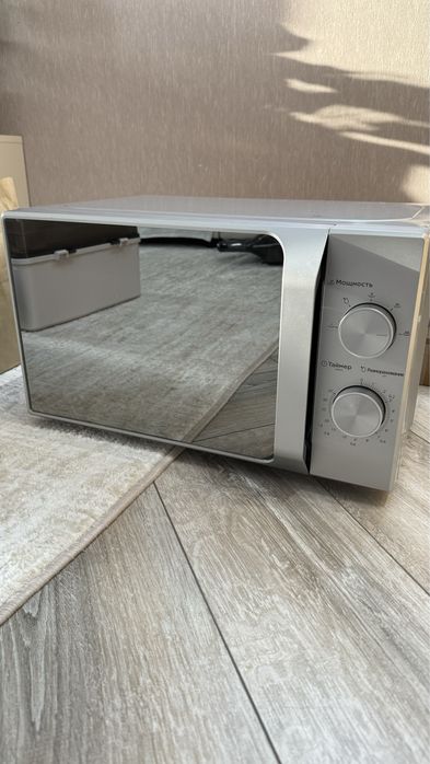 Продам стильную, мощную микроволновку