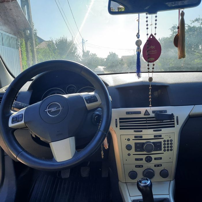 Vând Opel Astra H 1.7 CDTI-anul fabricației 2007; km. reali:277 000; în stare foarte bună