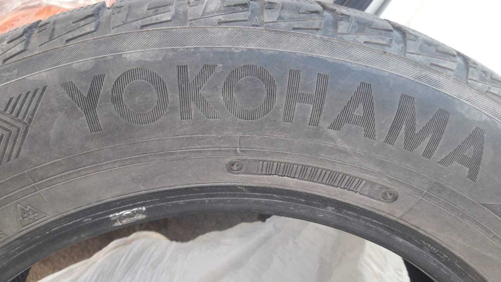 Колеса  Yokohama  225/60/17.  без дисков