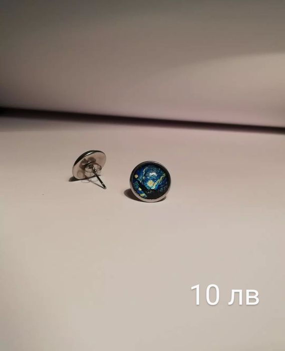 Различни обеци и чоукър