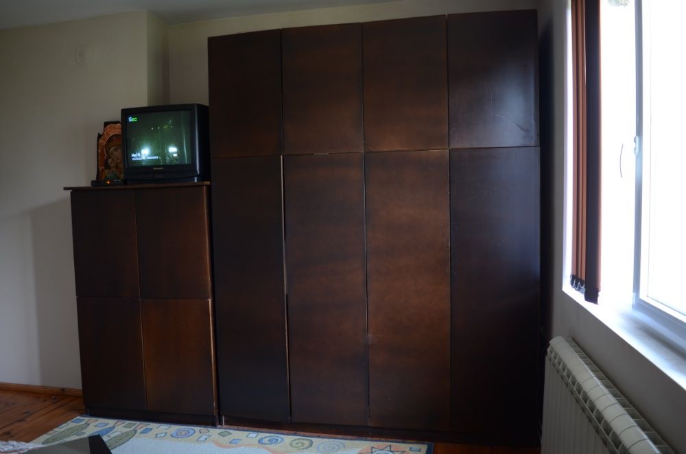 Гардероб с надстройка