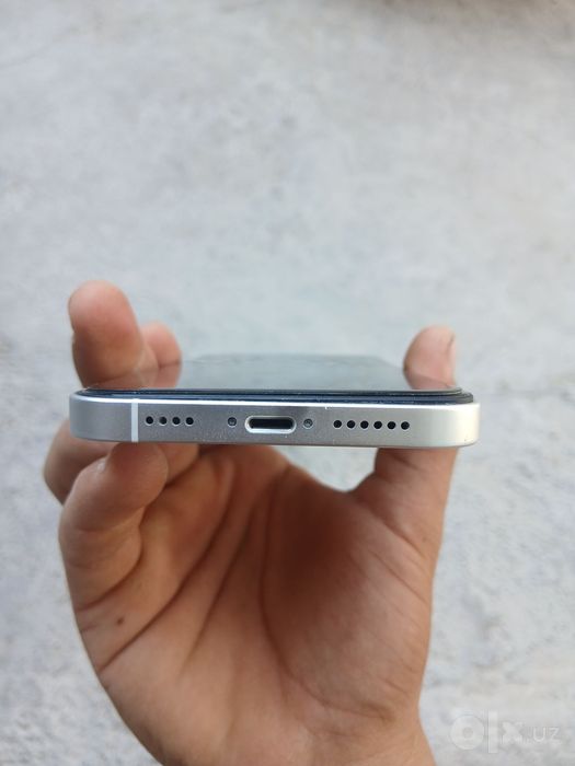 Iphon xr 17 pro max koʻrps