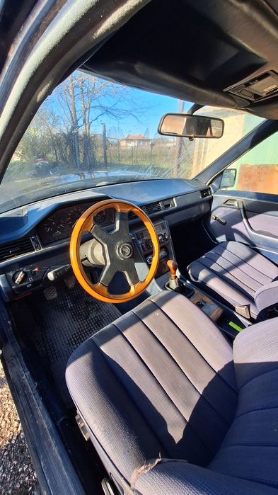 Mercedes w124 200e на части!