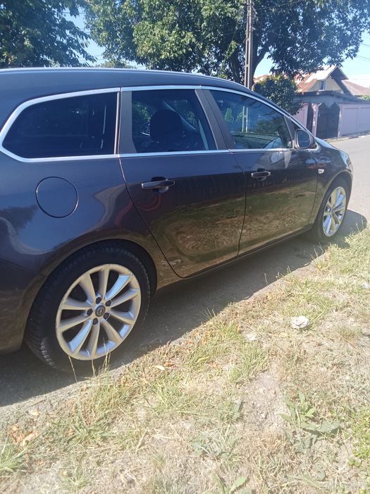 Opel astra j break