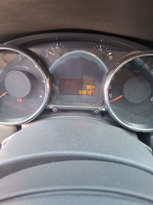 Vand Peugeot 5008