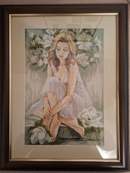 Goblen Fata cu Magnolii Lucrat Manual 20 x 30 cm