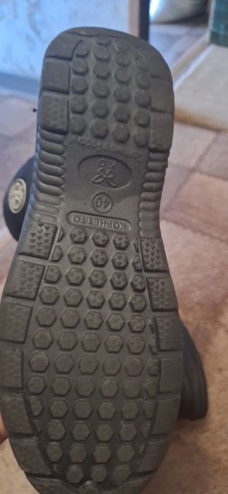 Продам сапоги резиновые 40 размер