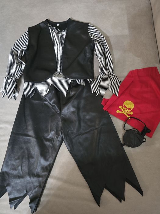 Продам костюм Пирата